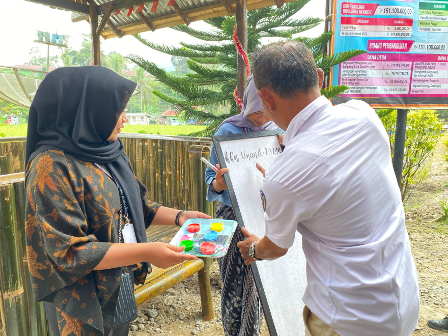 PERESMIAN "POJOK BACA KKN UNAND" GUNA MEMBANGUN BUDAYA LITERASI OLEH WALI NAGARI PAUH SANGIK